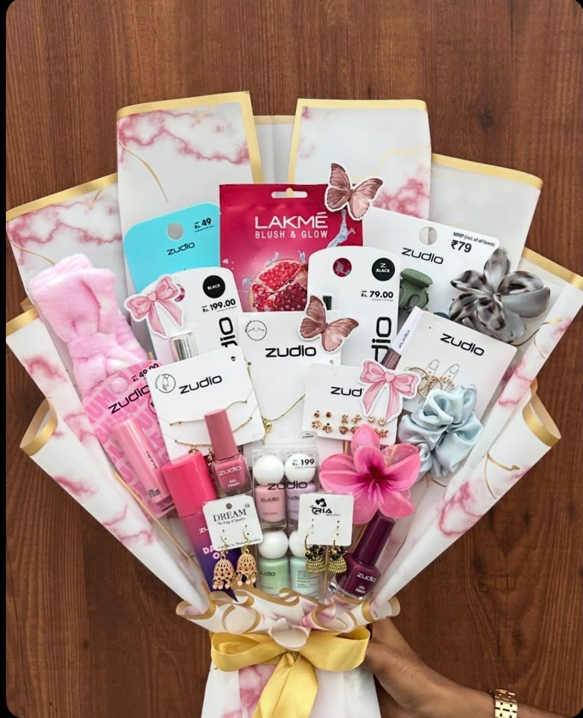 Cosmetics bouque