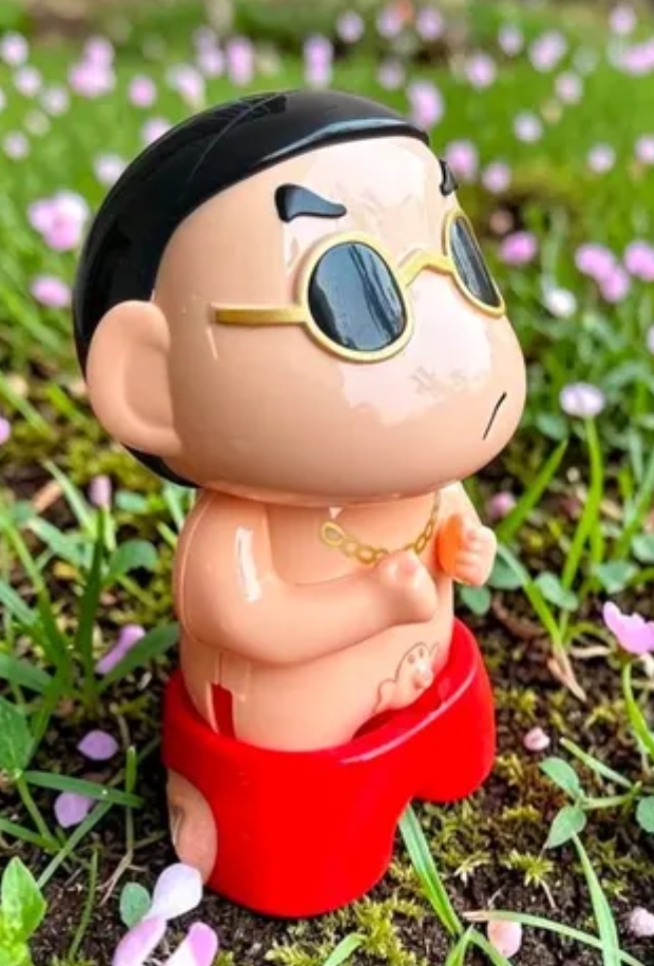 shinchan piss toy